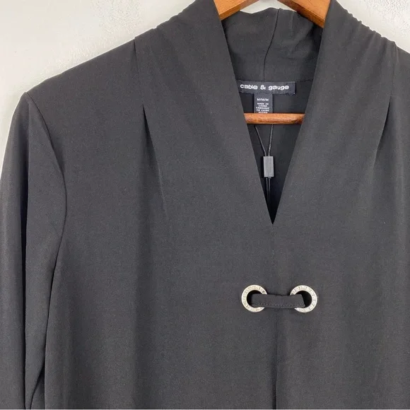 Cable & Gauge size Medium Women’s Black 3/4 Sleeve V-neck Blouse Top NWT - Picture 3 of 8